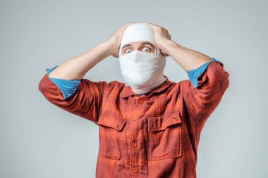 Yaralı adam portresi kapatın