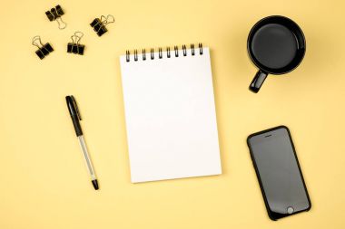 Boş Not Defteri sayfası ile yatıyordu resim paylamak