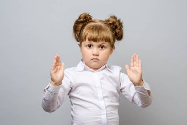 Küçük kız ölçüm görünmez madde