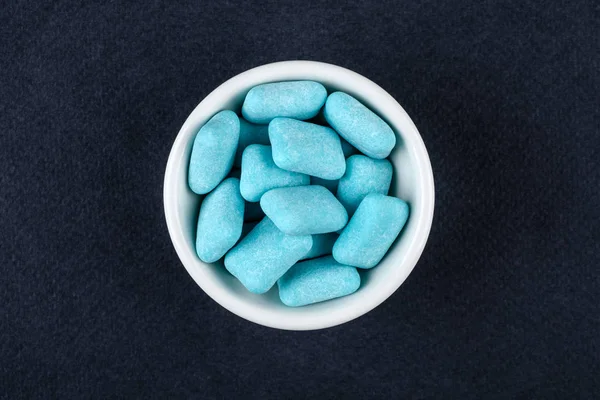 Colored chewing gum in a bowl — Stock Photo, Image