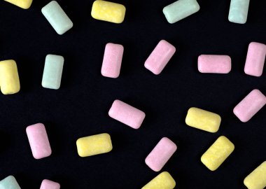 Parlak renkli sakız kadar yakın