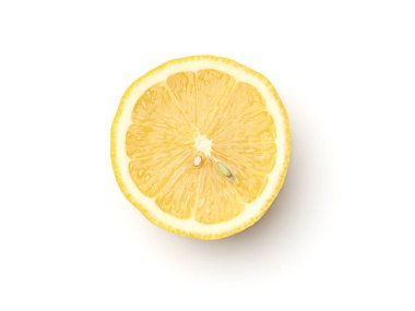 Beyaz arkaplanda izole edilmiş limon diliminin üst görünümü