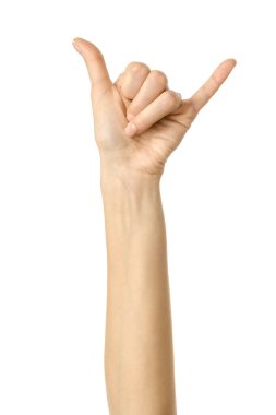 Ara beni! Beyaz arka planda izole edilmiş Fransız manikürlü kadın eli. Dizinin bir parçası