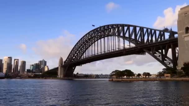 Sydney City Cbd Κτίρια Ορόσημο Στην Προκυμαία Του Λιμανιού Ευρεία — Αρχείο Βίντεο