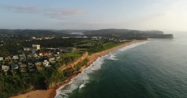 Aerial Panning Open Pacific Ocean Scenic Coast Sydney Βόρειες Παραλίες — Αρχείο Βίντεο