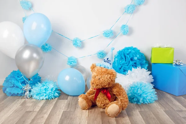 Bear speelgoed zittend op de vloer — Stockfoto