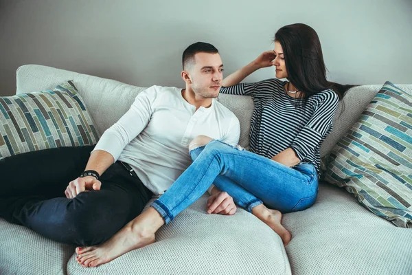 Casal homem e mulher apaixonados — Fotografia de Stock