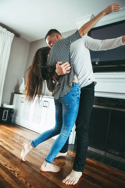 Pareja hombre y mujer en el amor —  Fotos de Stock