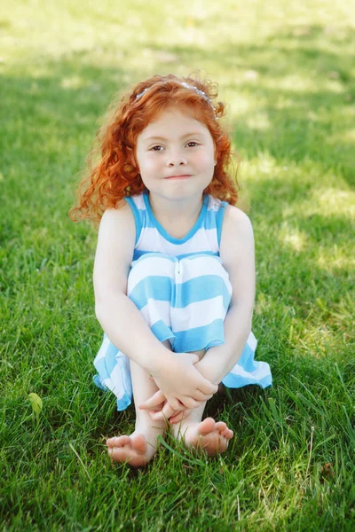 Anak gadis berambut merah — Stok Foto