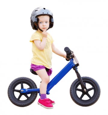 Bisiklete binen küçük kız 