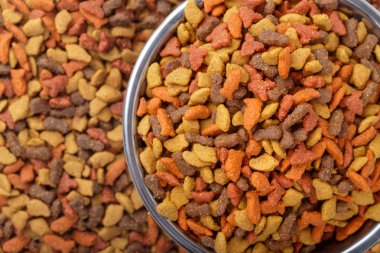 Granül kedi köpek maması 