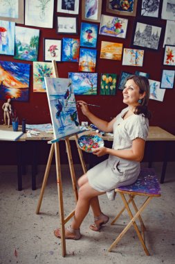 art Studio kadın sanatçı 