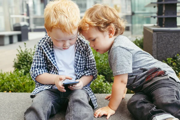 Little boys with smartphone — Stock Photo, Image