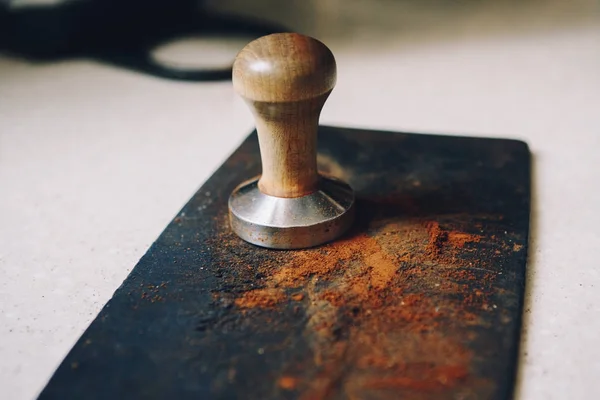 Closeup Macro Tamper Pressing Ground Coffee Portafilter Make Espresso Hot — Stock Photo, Image