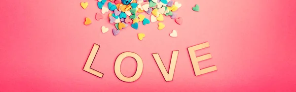 Ευτυχισμένη ημέρα του Αγίου Βαλεντίνου. Όμορφη κάρτα με πολύχρωμες καρδιές καραμέλες — Φωτογραφία Αρχείου