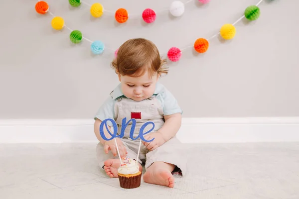 Happy Cute Caucasian Baby Boy Celebrating His First Birthday Home — Stock Photo, Image