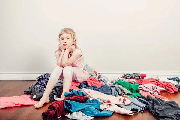 Mommy Little Helper Bored Caucasian Girl Sorting Clothes Tired Funny — Stock Photo, Image