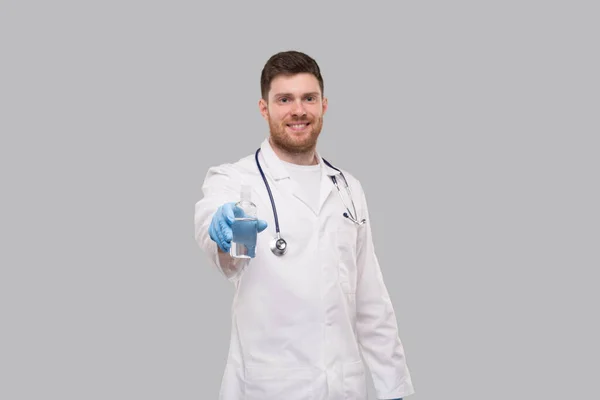 Man Doctor Pokazuje Ręce Sanitizer Noszenie Rękawic Ręce Wyprać Środek — Zdjęcie stockowe