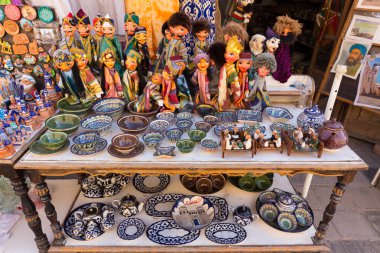 Çanak çömlek ve kuklalar Hiva, Özbekistan tipik