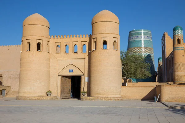 Puerta oeste de Khiva, Uzbekistán — Foto de Stock