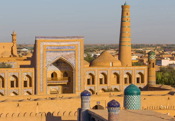 A madrassah Rahim-Szerencsi Khiva, Üzbegisztán. — Stock Fotó