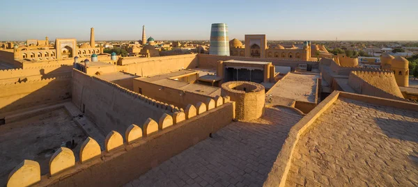 Vista da cidade velha de Khiva, no Uzbequistão . — Fotografia de Stock