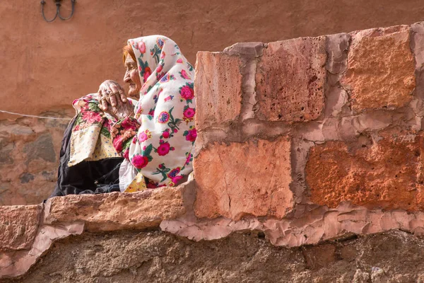 Elderly woman in Abyaneh, near Kashan, Iran — Stock Photo, Image