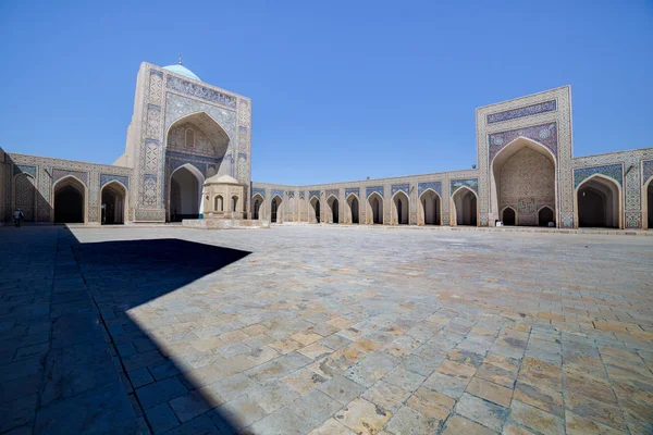 Мечеть Калон в Бухаре (Буксоро), Узбекистан — стоковое фото