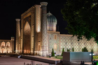 Semerkand, Özbekistan'a Sher-Dor medrese görünümünü