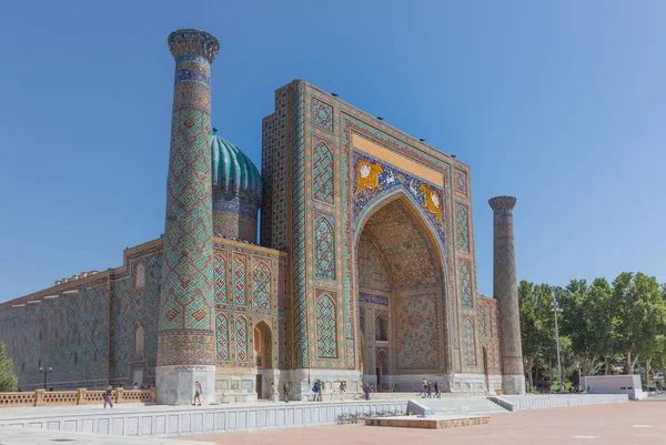 Vy av Sher-Dor Madrasah i Samarkand, Uzbekistan — Stockfoto