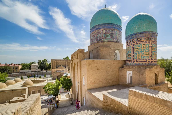 Shah-i-Zinda, laan van grafmonumenten in Samarkand, Oezbekistan — Stockfoto