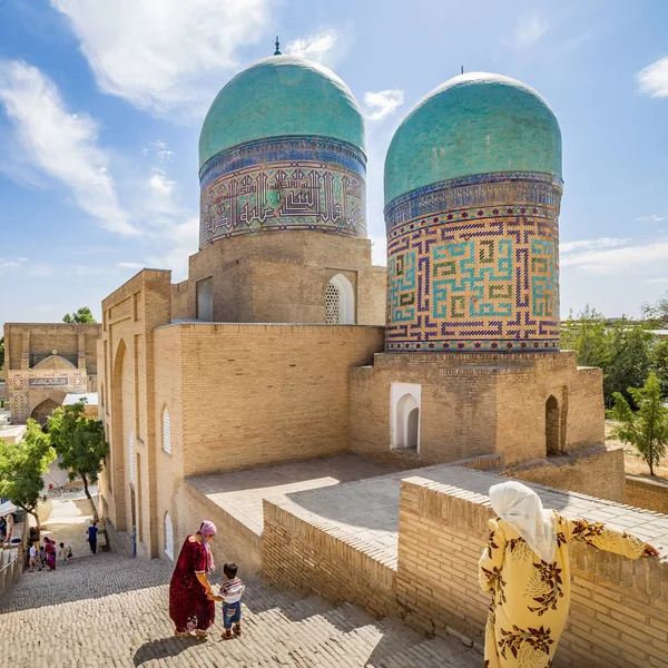 Shah-i-Zinda, avenida de mausoleos en Samarcanda, Uzbekistán — Foto de Stock