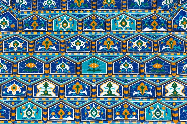 Mosaico em Ulugh Beg Madrasah em Samarcanda, Uzbequistão — Fotografia de Stock