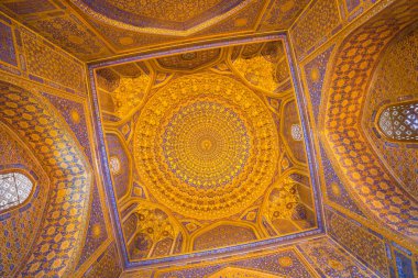 Tilya Kori medrese, Samarkand, Uzbekista kubbesinde altın Mozaik