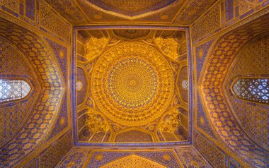 Tilya Kori medrese, Samarkand, Uzbekista kubbesinde altın Mozaik
