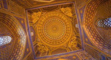 Tilya Kori medrese, Samarkand, Uzbekista kubbesinde altın Mozaik