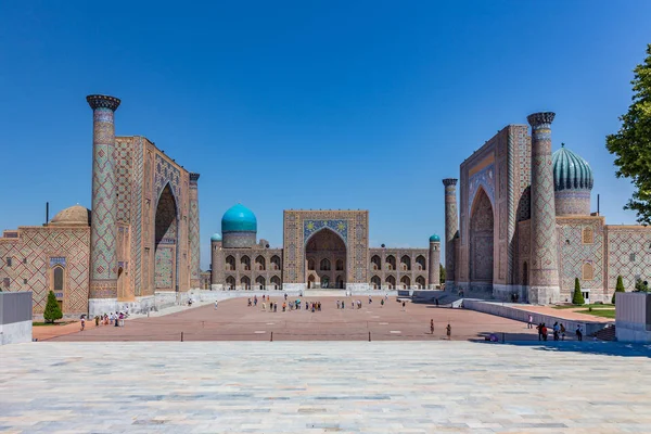 Регистан в Самарканде, Узбекистан — стоковое фото