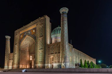 Semerkand, Özbekistan'a Sher-Dor medrese görünümünü