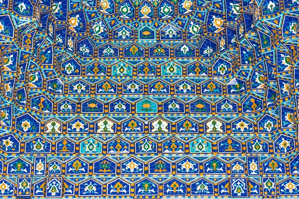 Mosaico em Ulugh Beg Madrasah em Samarcanda, Uzbequistão — Fotografia de Stock