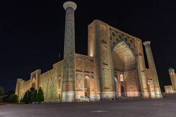 Ulugh Beg Madrasa i Samarkand, Usbekistan – stockfoto