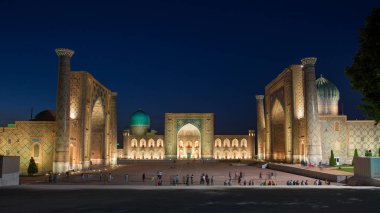 Geceleri Registan yılında Semerkand, Özbekistan