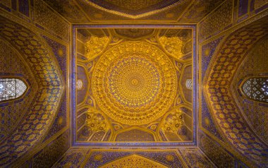 Tilya Kori medrese, Samarkand, Uzbekista kubbesinde altın Mozaik