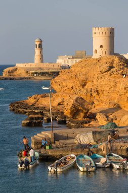Gözetleme kulesi ve Sur, Umman Körfezi deniz feneri