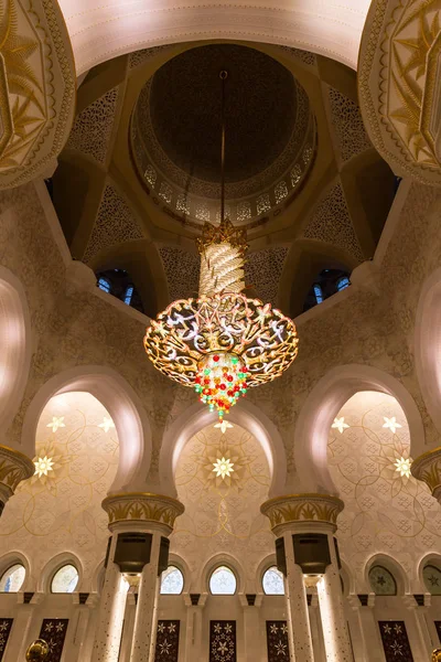 Mezquita Sheikh Zayed en Abu Dhabi, Emiratos Árabes Unidos — Foto de Stock