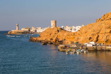 Gözetleme kulesi ve Sur, Umman Körfezi deniz feneri