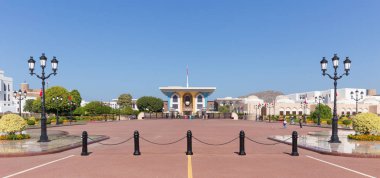 Muscat, Umman Sultan Sarayı yakınlarındaki sundurma