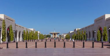 Muscat, Umman Sultan Sarayı yakınlarındaki sundurma