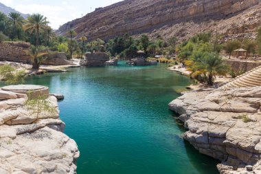 Zümrüt havuzları Wadi Bani Khalid, Umman