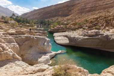 Zümrüt havuzları Wadi Bani Khalid, Umman