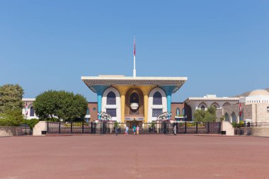 Muscat, Umman Sultan Sarayı yakınlarındaki sundurma